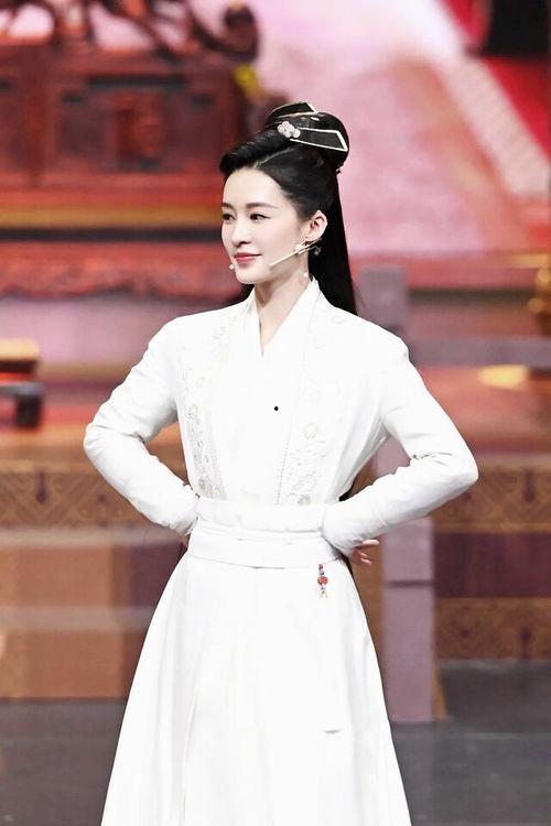 李沁和贾玲最新爆料视频,幕后故事与幕后英雄  第1张